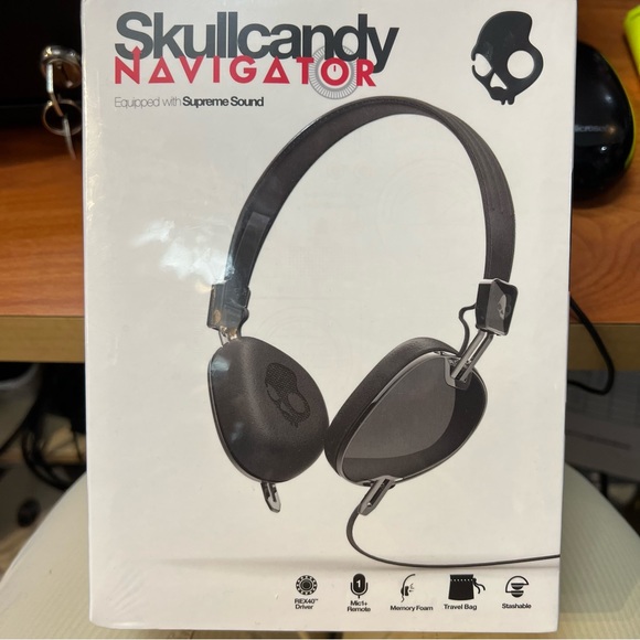 Skullcandy Other - NIB Skullcandy Navigator Headphones